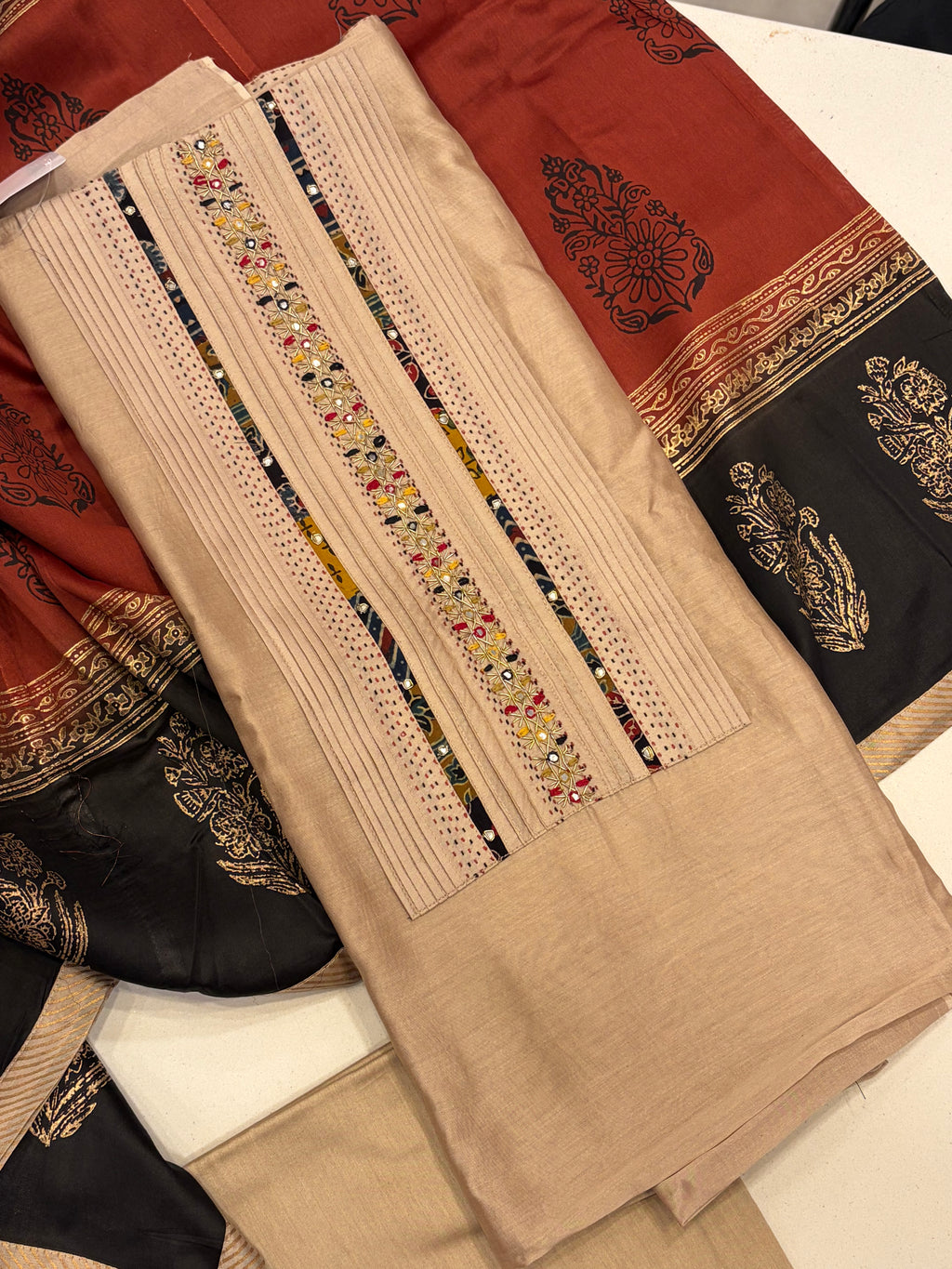 Premium Pure Maheshwari Suit Set with Dual-Tone Maheshwari Dupatta
