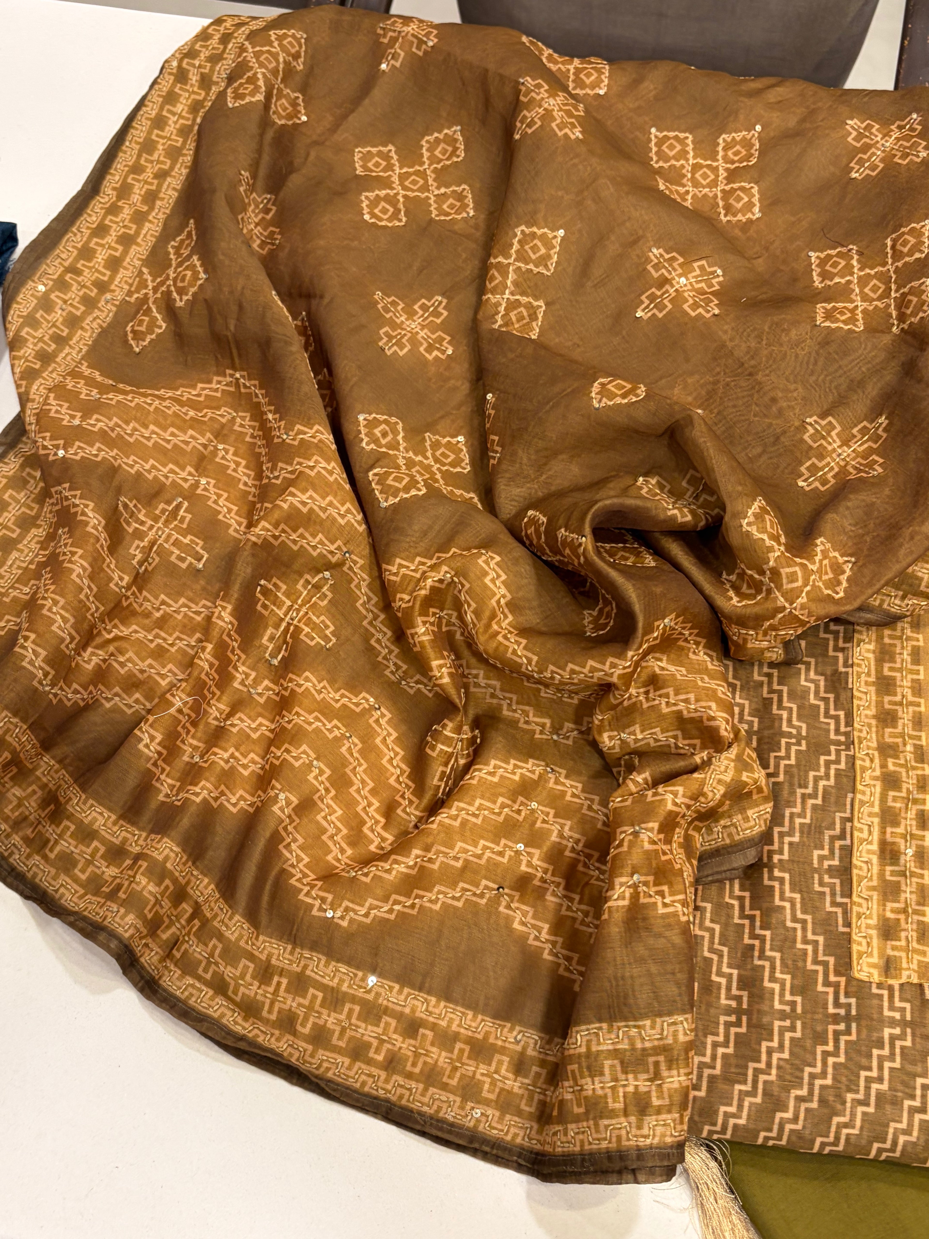 Maheshwari Kantha Heritage Suit Set