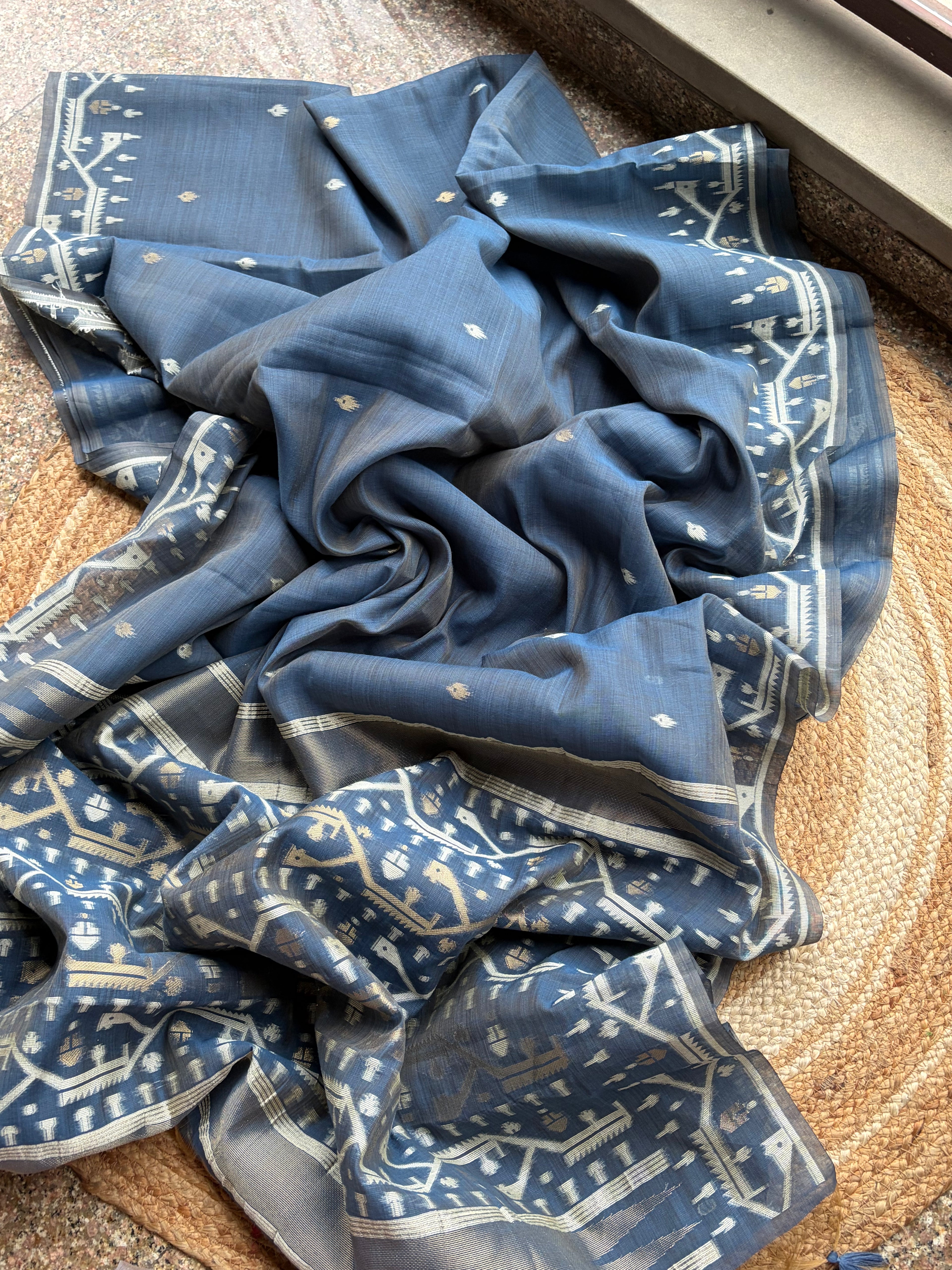 Pure Maheshwari Jamdani Saree – Heritage Woven Elegance