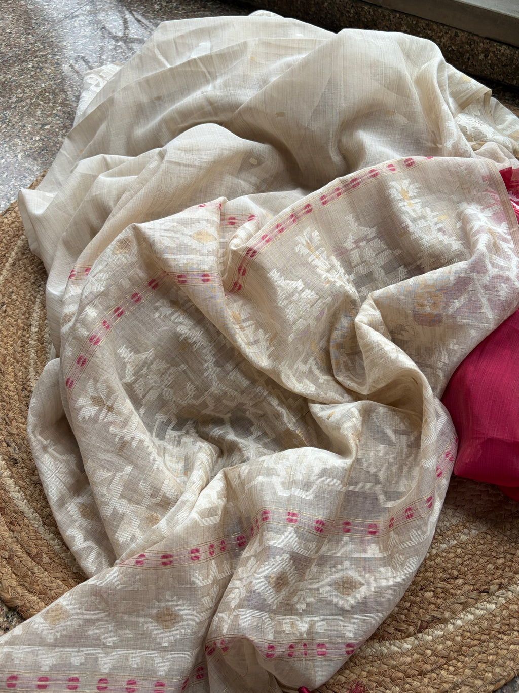 Ivory Jamdani Maheshwari Saree with Contrast Woven Blouse