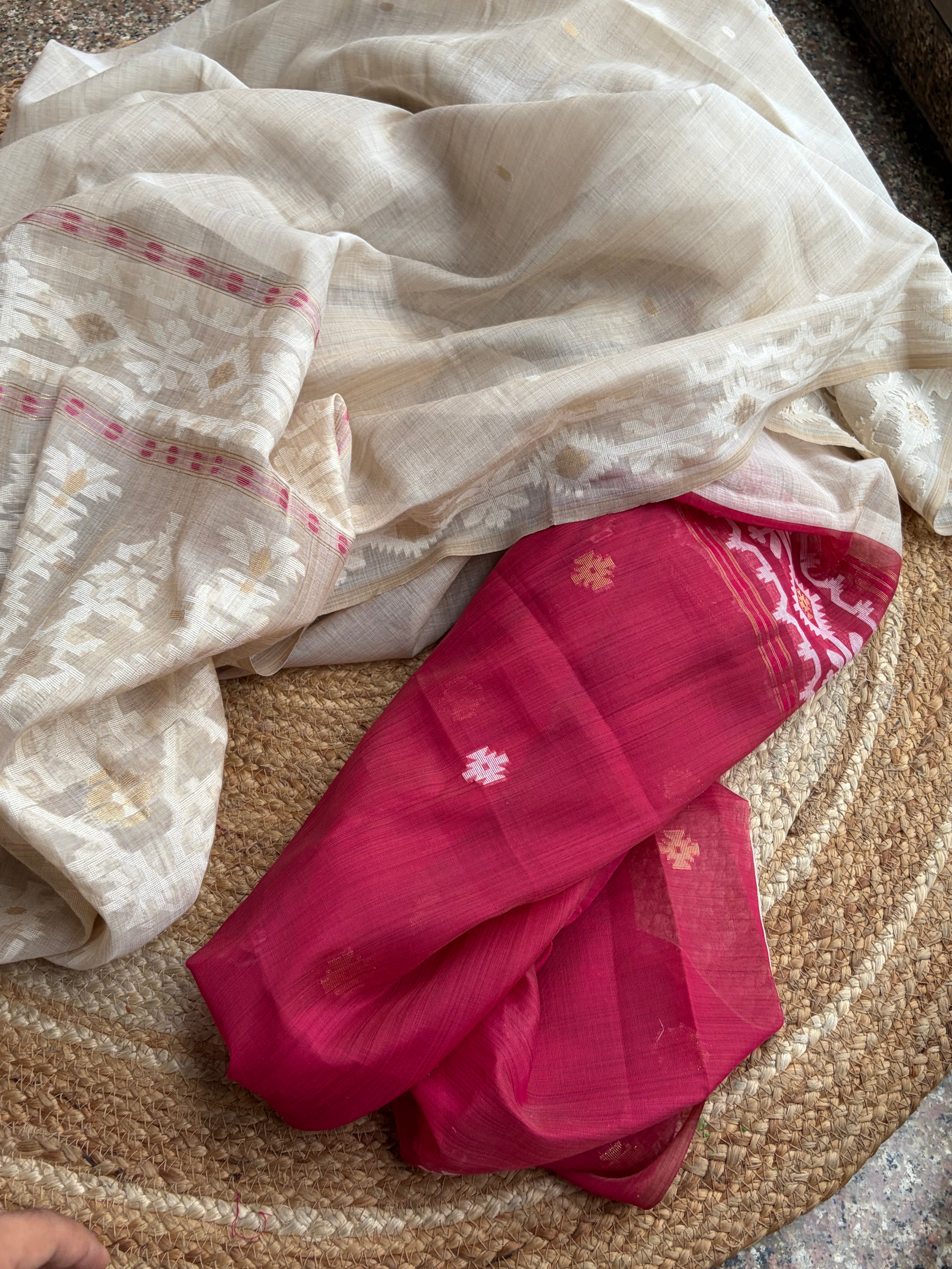 Ivory Jamdani Maheshwari Saree with Contrast Woven Blouse
