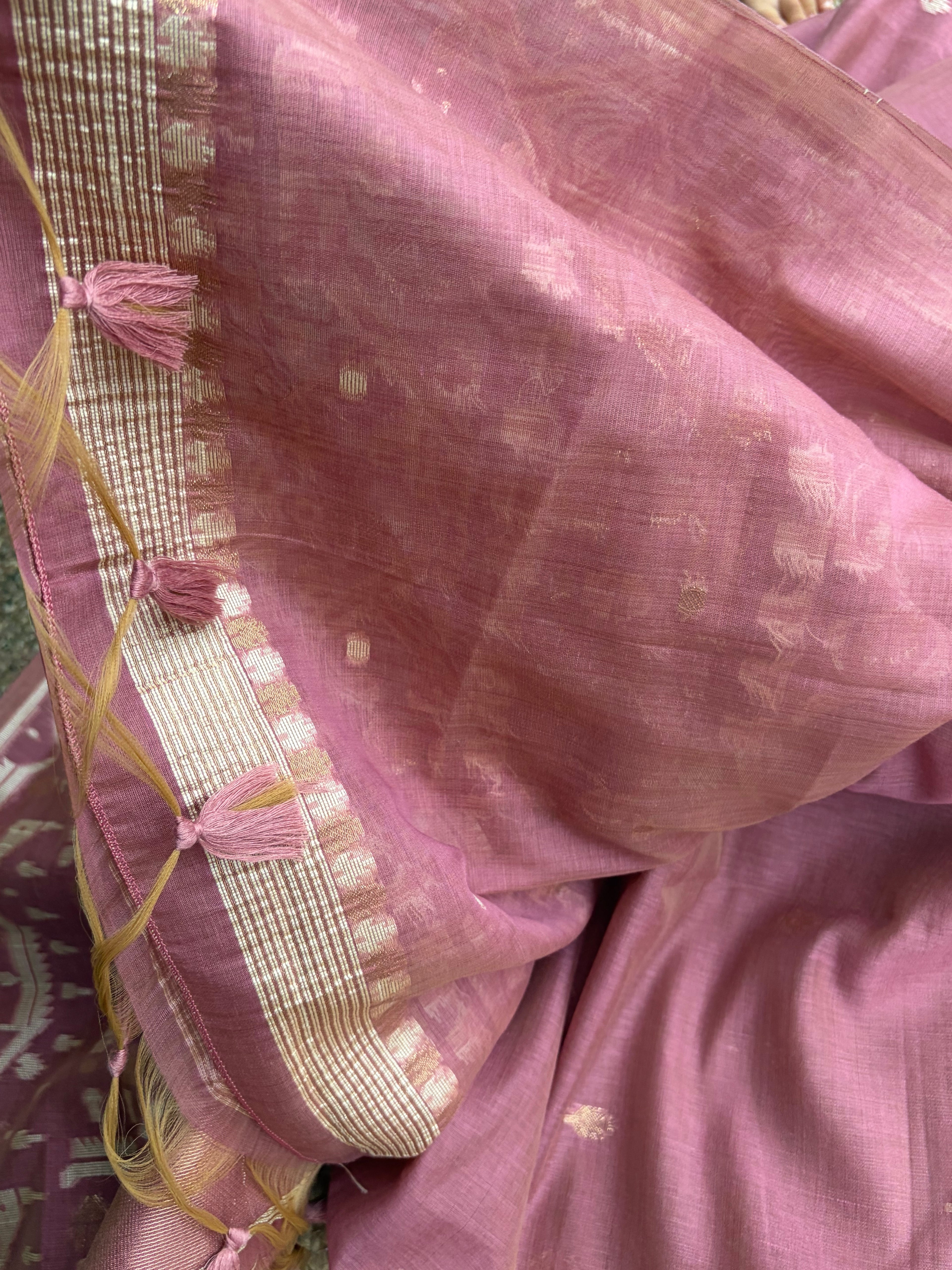 Pure Maheshwari Jamdani Saree – Heritage Woven Elegance