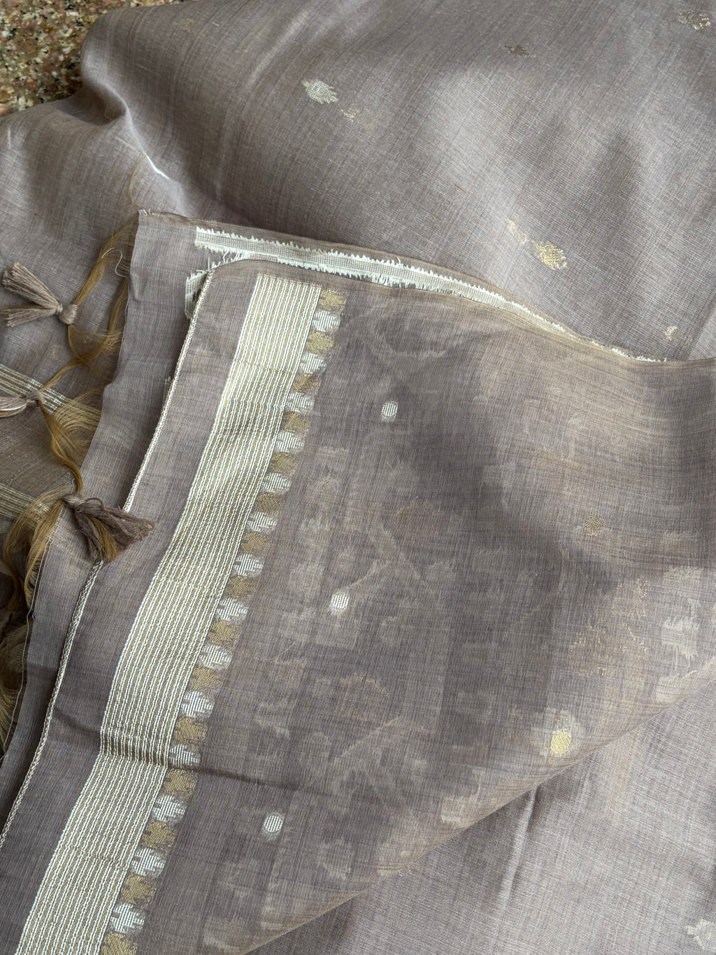 Pure Maheshwari Jamdani Saree – Heritage Woven Elegance